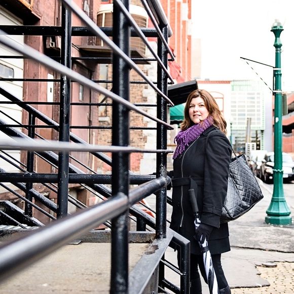 Meet your Posher, Carol - Picture 1 of 1